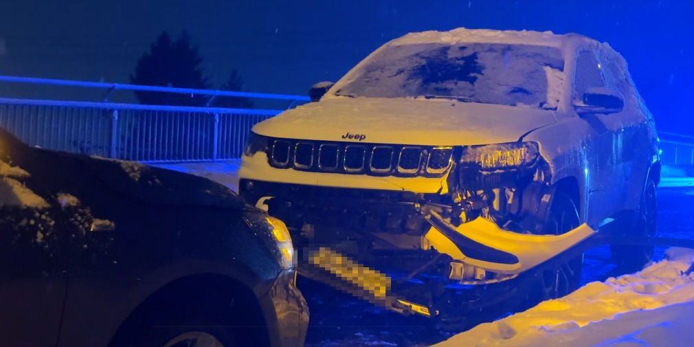 Video: Busverkehr eingestellt! Spiegelglatte Straßen und Schneefall