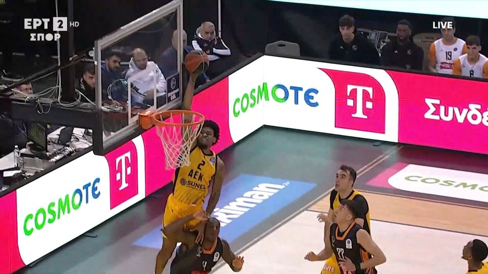 Το απίστευτο άλμα και κάρφωμα του Μπράουν κόντρα στον Προμηθέα (VIDEO)