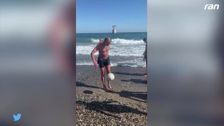 Superstar up close! Haaland kicks on the beach in Marbella
