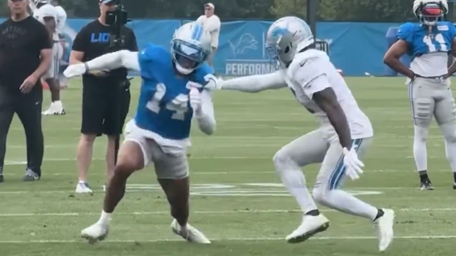 NFL: Amon-Ra St. Brown zabert im Lions-Trainingscamp