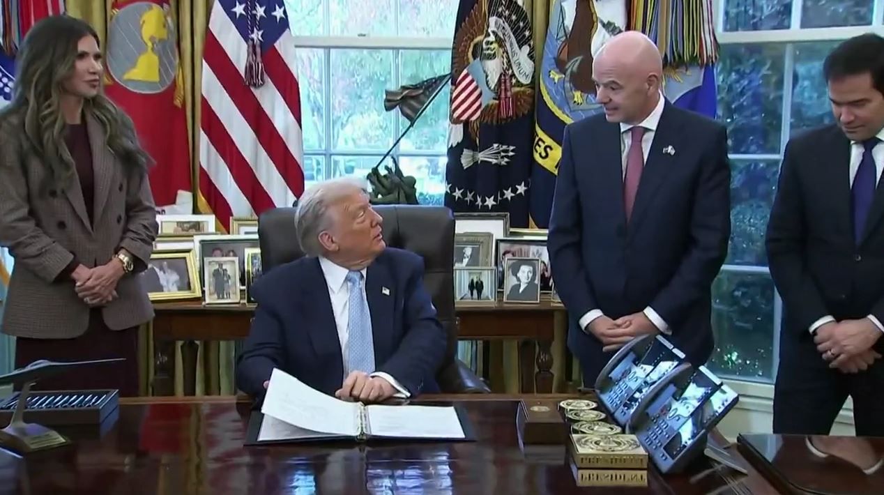 WM 2026 – Trump wendet sich verblüfft an Infantino: „30 Milliarden Dollar?“