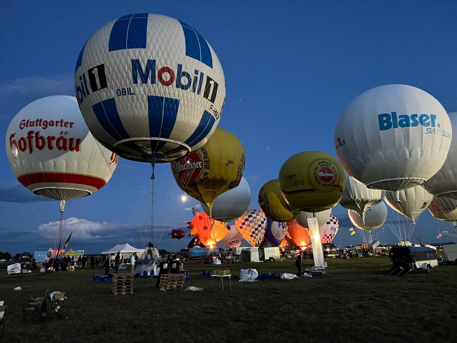 Long-distance World Championship in Gas Ballooning in Metz with 30 teams from 14 nations launched