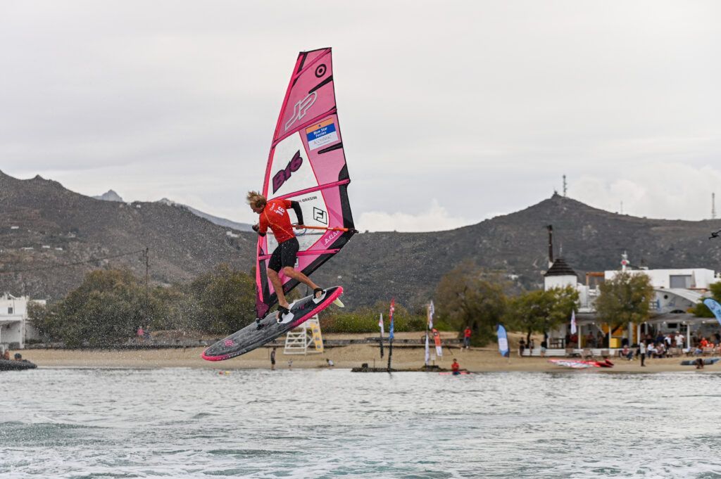 Lisa Kloster (GER) and Yentel Caers (BEL) win Freestyle Pro Tour Tow-In Super Final on Naxos