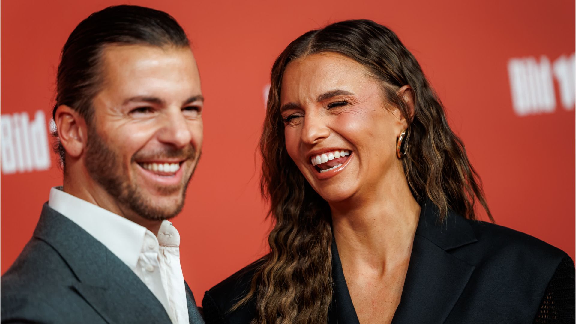 Video: Baby ist unterwegs: Laura Wontorra und Riccardo Basile werden Eltern - Post geht viral