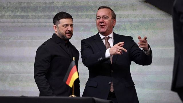 Video: Drohnenfabrik in Bayern eröffnet: "Hat immense Bedeutung"