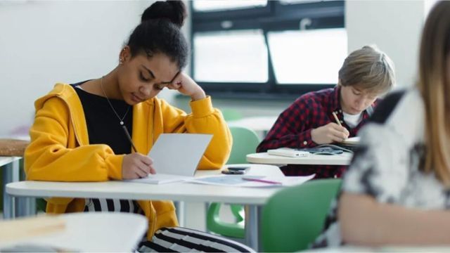 Video: Nur 15 von 1223 Berliner Kindern schaffen Gymnasiums-Test