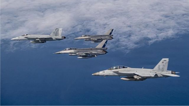 Chile und USA im Einsatz: Kampfjets jagen über den Pazifik