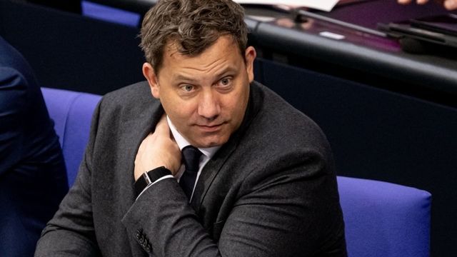 Klingbeil siegt: Kassen zahlen weiter für Stütze-Empfänger