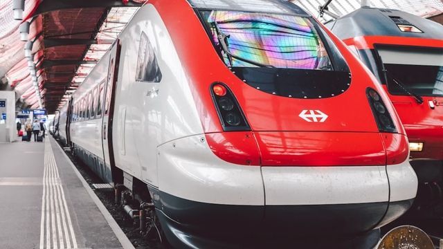 Video: Zug legt Extra-Stopp für einen einzigen Passagier ein