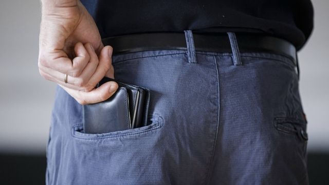 Video: „Habe meinen Teil der Abmachung erfüllt“: Danny (66) arbeitete für Rentenbonus von 33.000 Euro und b