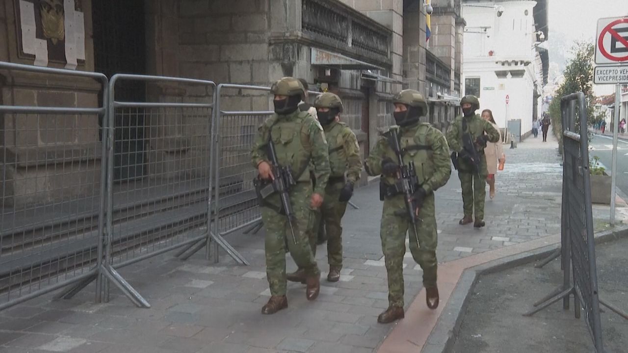 Ecuador vor den Wahlen 2025: Wahlmaterial verteilt – Sicherheitsmaßnahmen verstärkt