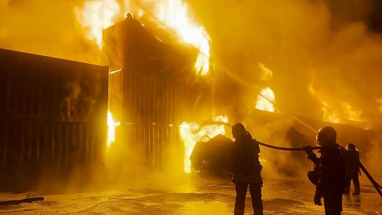 Russische Angriffe auf Gasproduktion: Ukraine besorgt um Versorgung im Winter