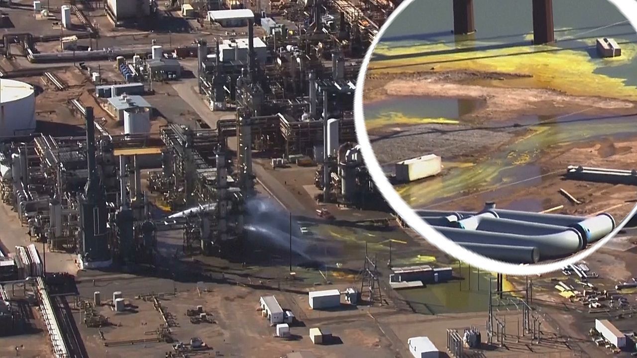 Video: Explosion in Ölraffinerie: Mindestens drei Verletzte in New Mexico