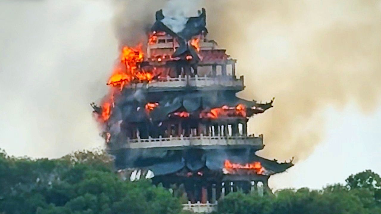 Fire breaks out at 1500-year-old temple in China