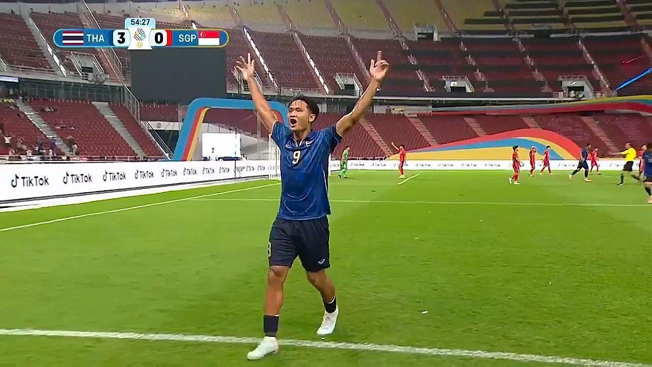 Yotsakorn doubles as Thailand defeat Singapore 3-0 to reach SEA Games men's soccer semi-finals