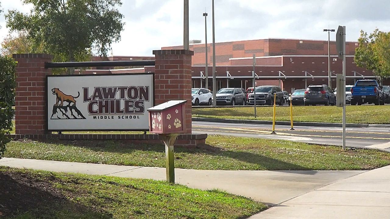 AI mistakes clarinet for gun, triggering Florida school lockdown