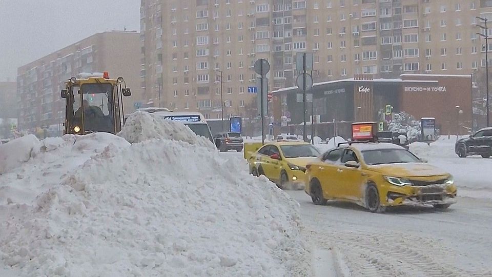 Rekordniederschläge in Russland: Moskau versinkt im Schnee