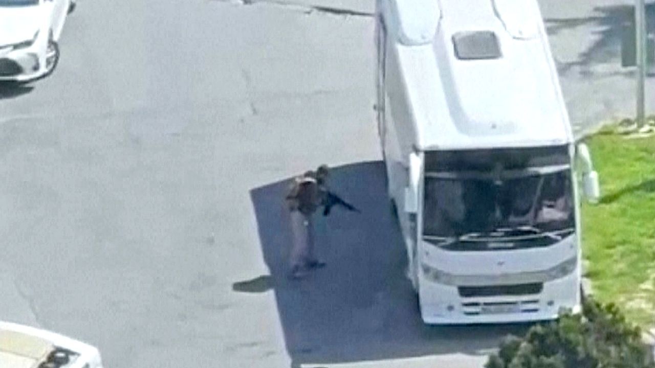 Video: Angriff auf Polizei vor israelischem Konsulat in Istanbul – ein Täter tot