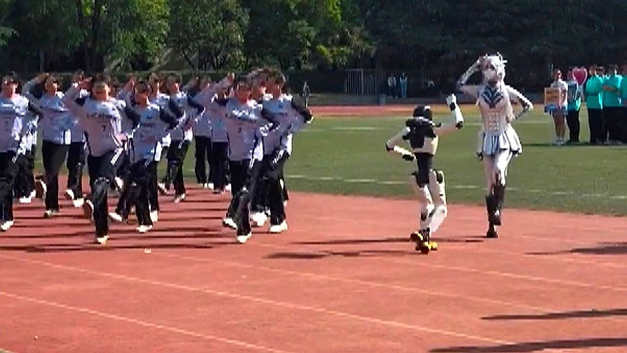 Video: Cheerleading robot wakes its own consciousness and breaks from routine
