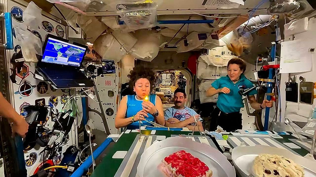 Video: Astronauts assemble space birthday cake aboard the ISS
