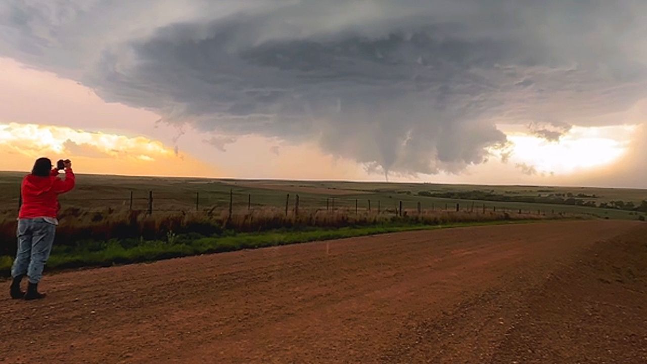 Storm chasers film tornado forming over Oklahoma