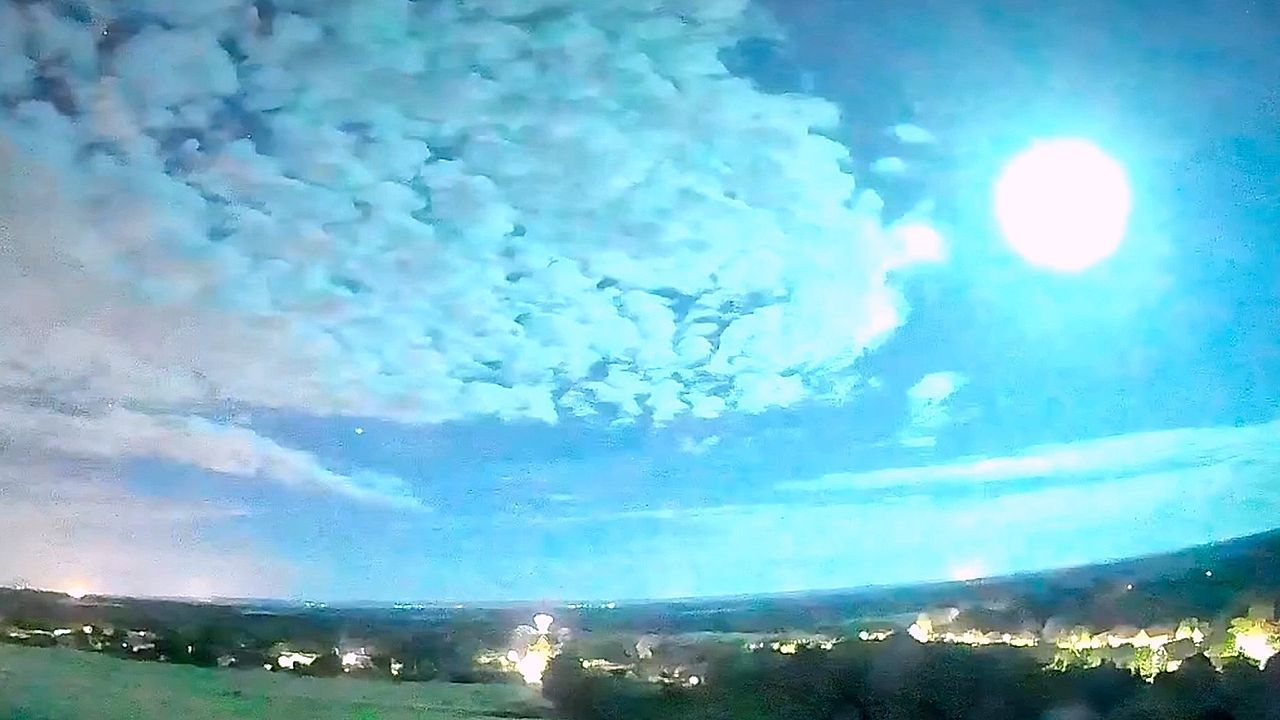 Video: Brilliant fireball turns night into day over Hungary