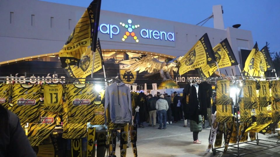 ΑΕΚ – Άρης: Εορταστικό κλίμα έξω από το OPAP Arena (VIDEO)