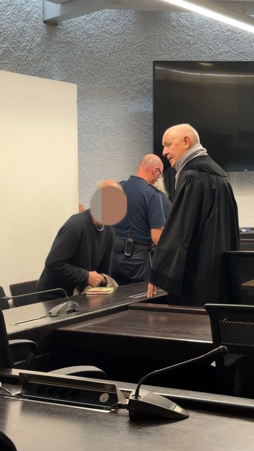 Video: 73-jähriger Mann aus Esslingen wegen Totschlags an Ehefrau verurteilt