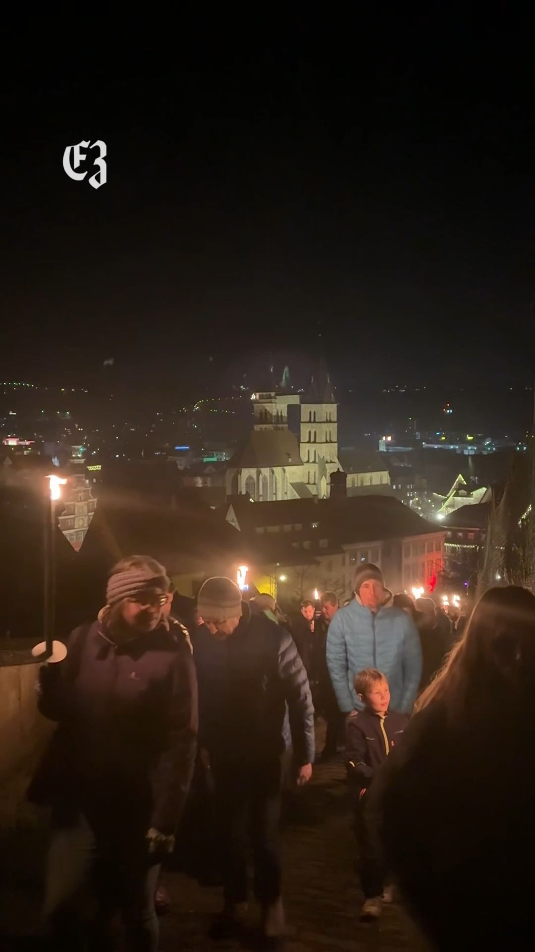 Video: Hunderte bei traditionellem Fackelumzug in Esslingen