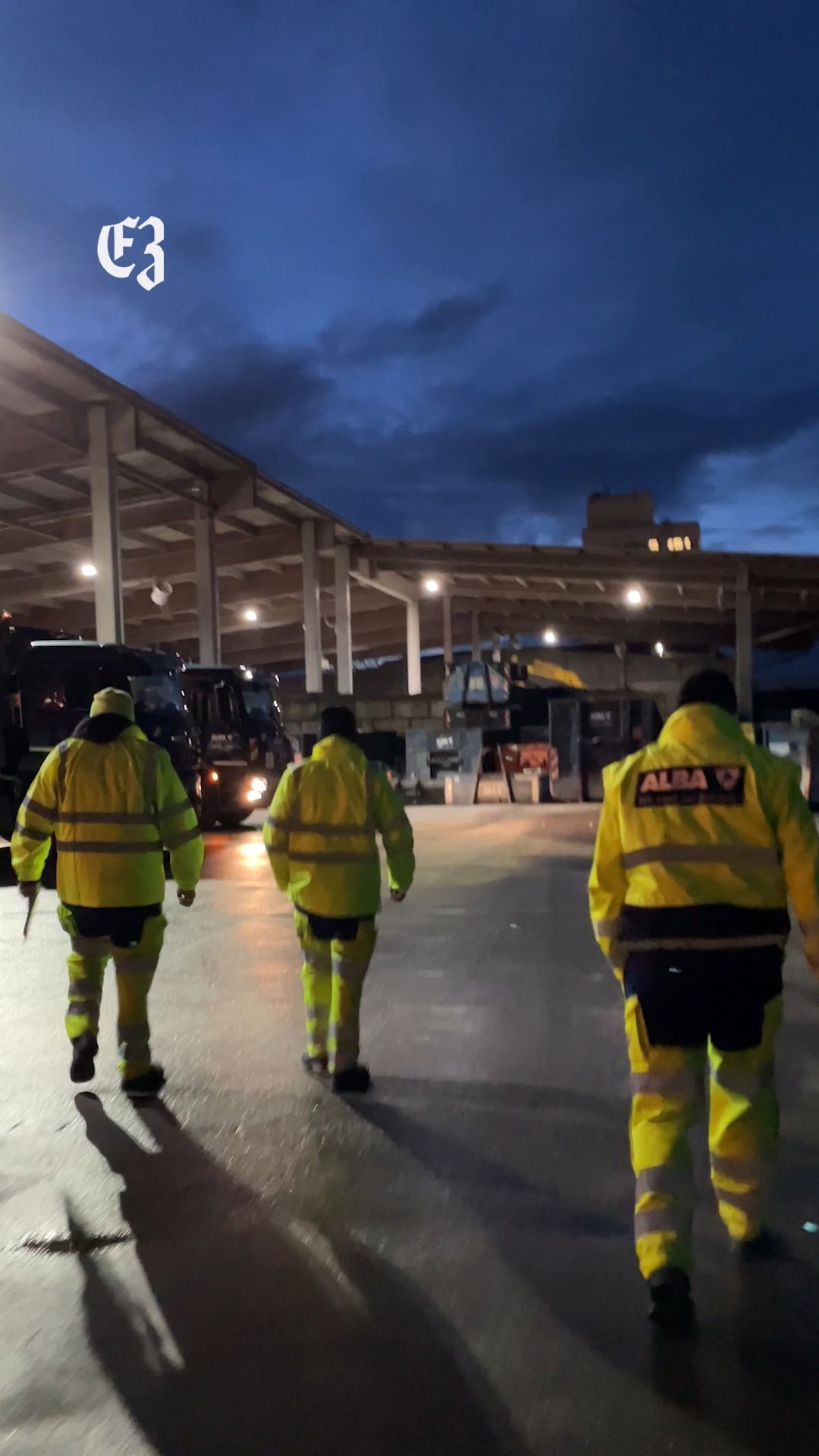 Video: „Gibt Leute, die uns hassen“: Sie holen in Esslingen den Müll ab
