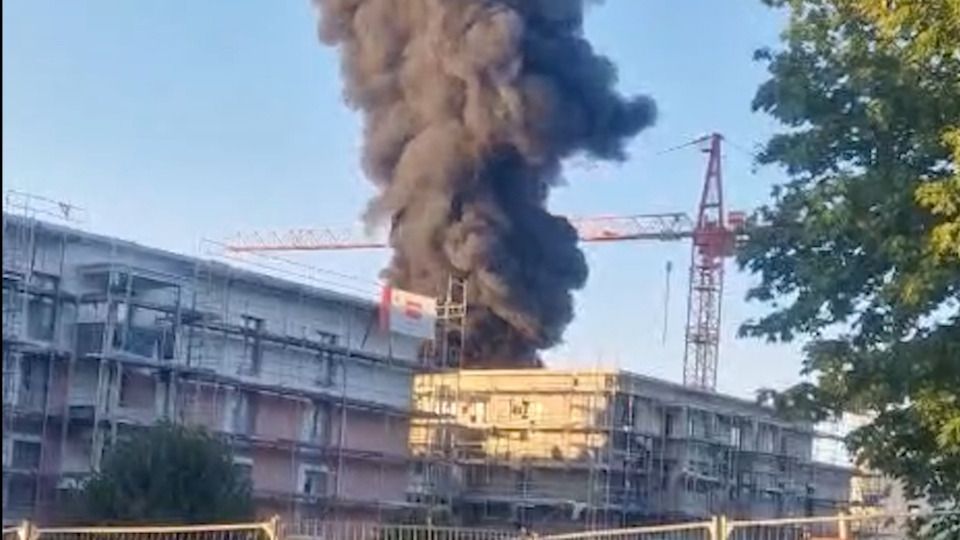 Video: Großbrand in Stuttgart: Riesige Rauchwolke über der Stadt