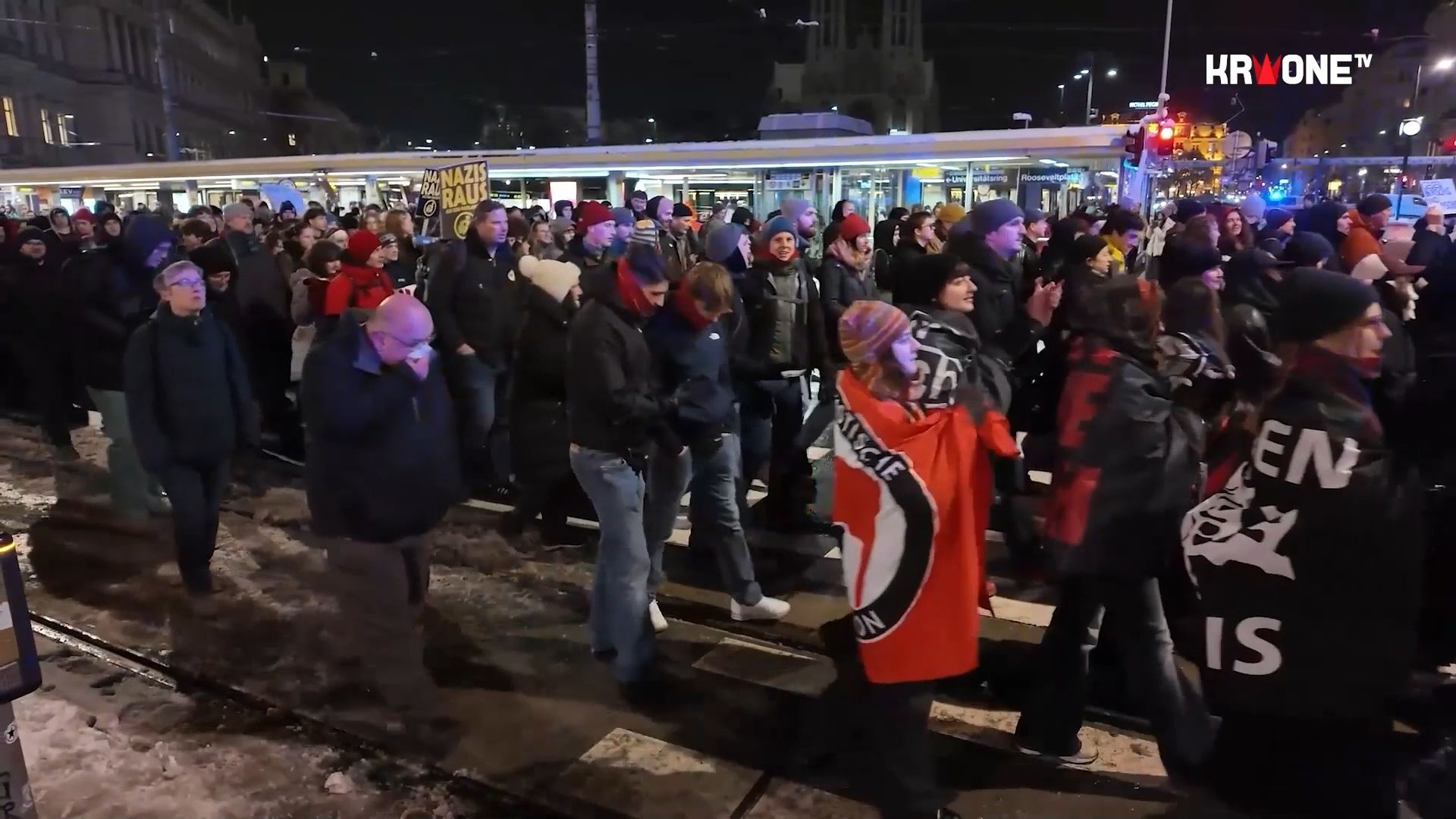 Video: Demos gegen Rechtswalzer bei Akademikerball in Wien: „Dort werden die nächsten Angriffe vorbereitet“