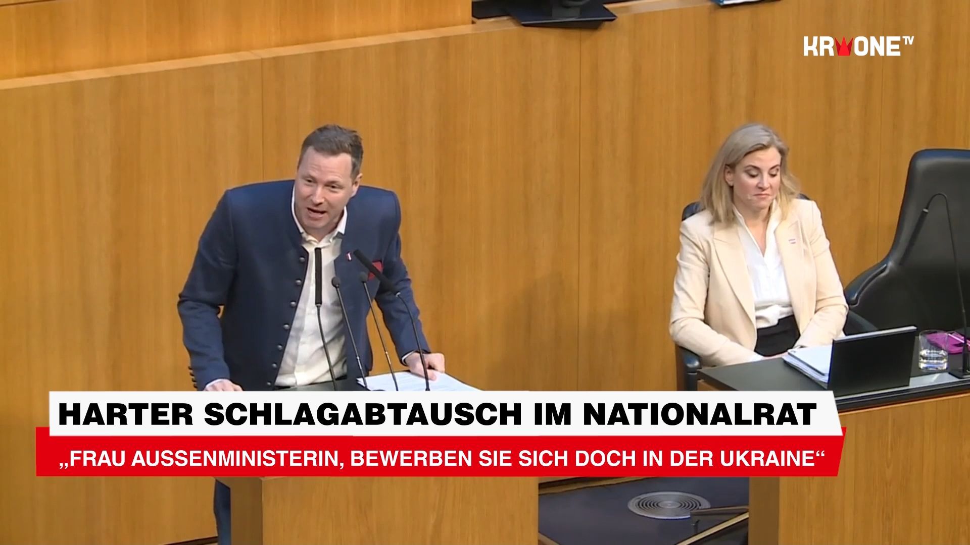 Video: Im Parlament flogen wegen Ukraine-Hilfe die Fetzen