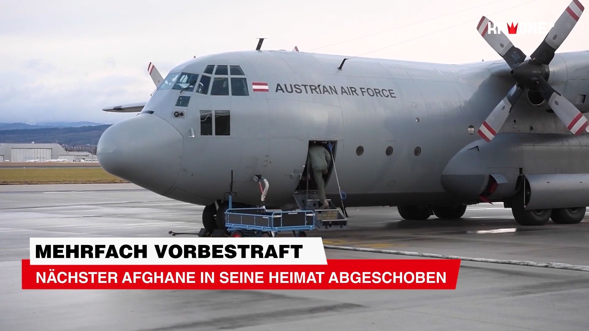 Video: Nächster Afghane in seine Heimat abgeschoben ++ Mehrfach vorbestraft