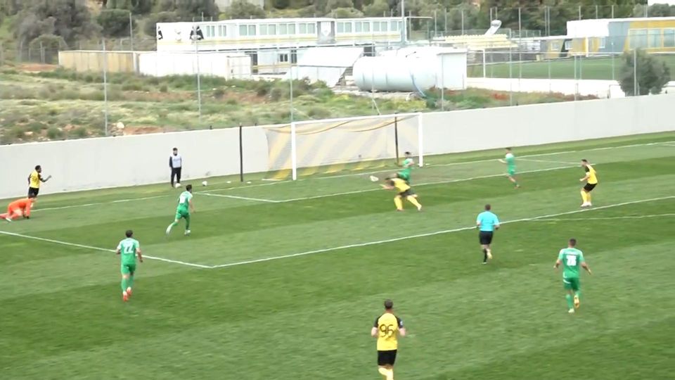 Δεν μπόρεσε να σκοράρει με το κεφάλι σε κενή εστία ο Σόσα (VID)