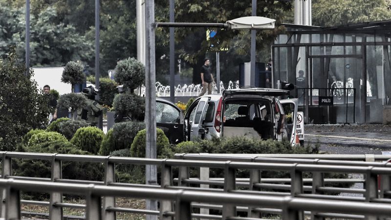 Bombenanschlag im Zentrum von Ankara: 2 Tote, 2 verletzte Polizisten