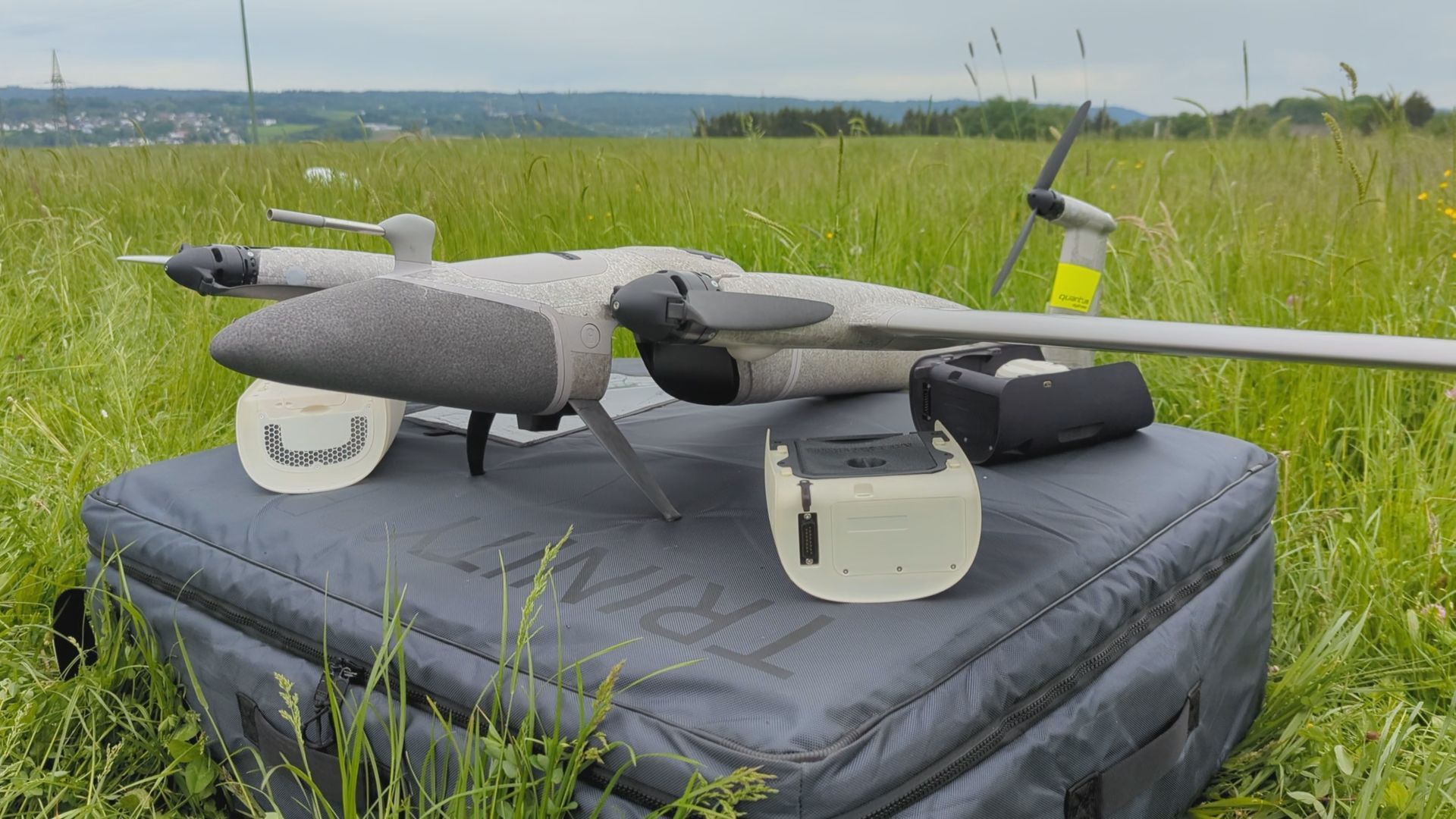Abstriche und Blutproben per Drohne: Ländliche medizinische Versorgung soll durch Einsatz von Mini-Flugzeug verbessert werden