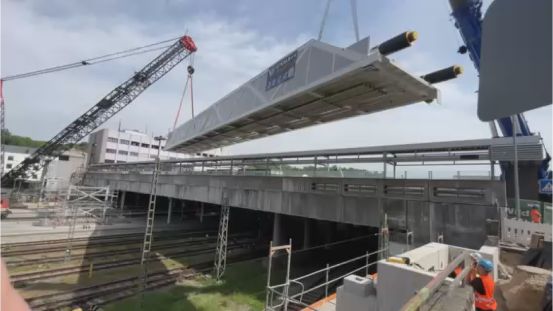 Video: Passauer Poststeg eingehoben