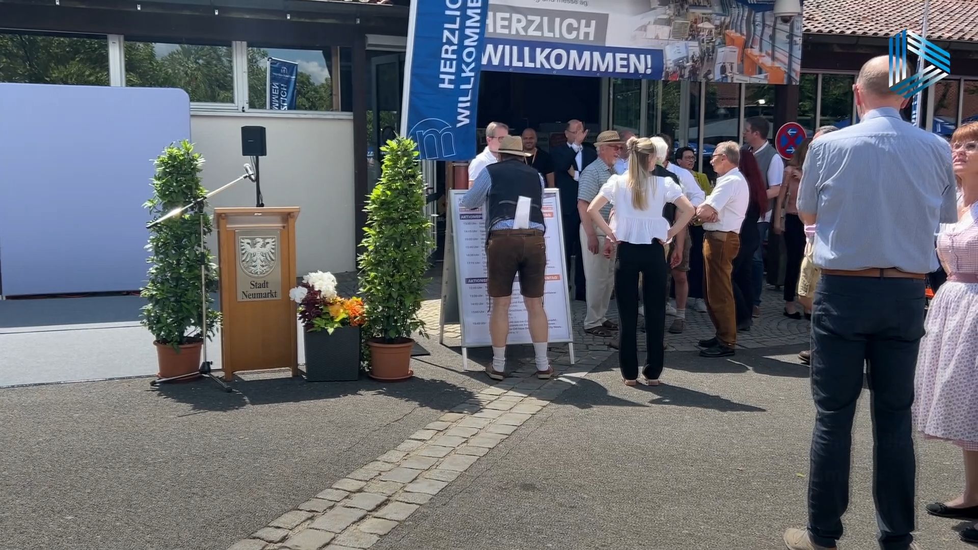 Video: Premiere der Neumarkter Frühlingsmesse lockt tausende Besucher