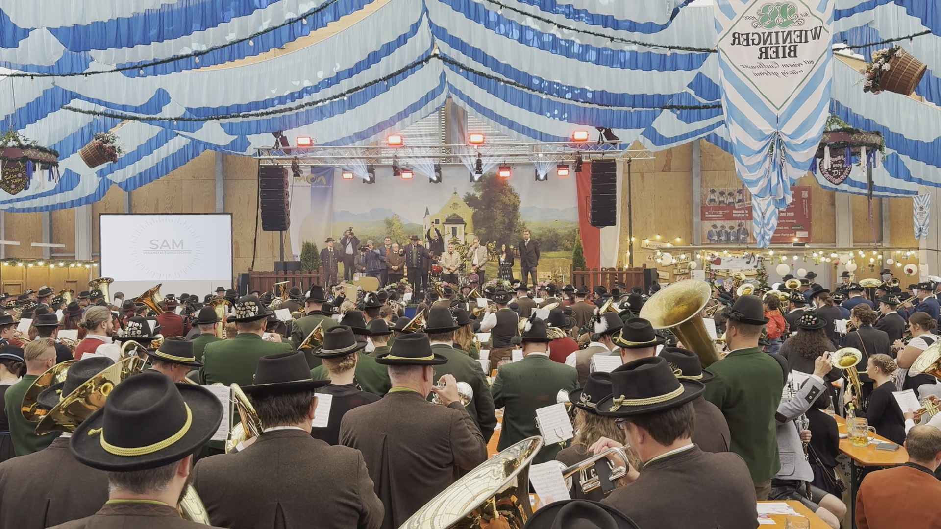 Video: Blasmusik verbindet: Bezirksmusikfest begeistert