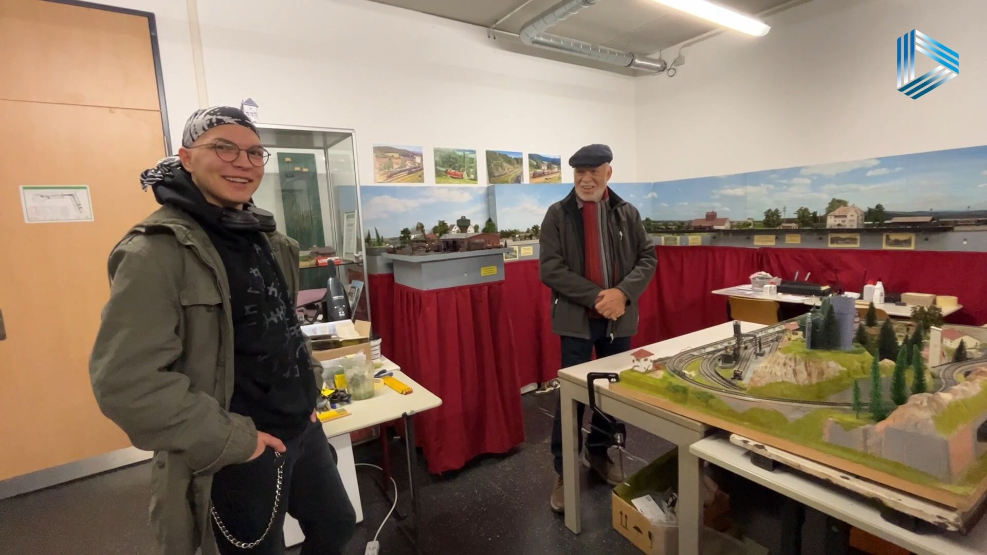 Video: Modelleisenbahn sucht Zuhause