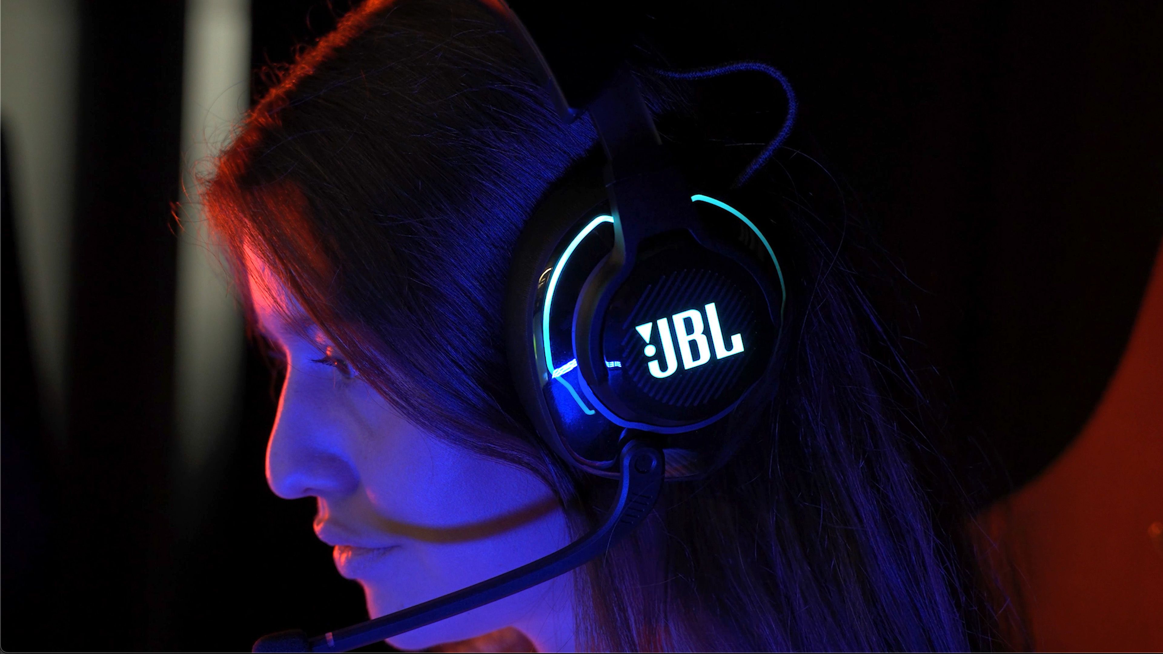 JBL Quantum 910 Wireless Headset in review - the ultimate gaming experience?