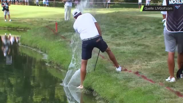 Mickelson's magical shot with a shoe!
