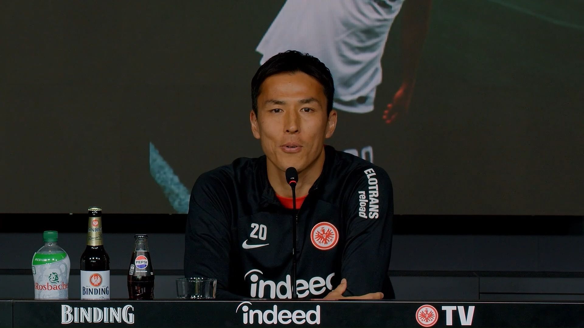 Eintracht Frankfurts Dauerbrenner Makoto Hasebe verkündet sein Karriereende