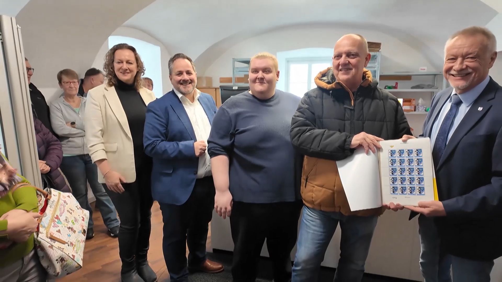 Video: Neue Postpartnerstelle eröffnet Ein wichtiger Schritt für Obersiebenbrunn