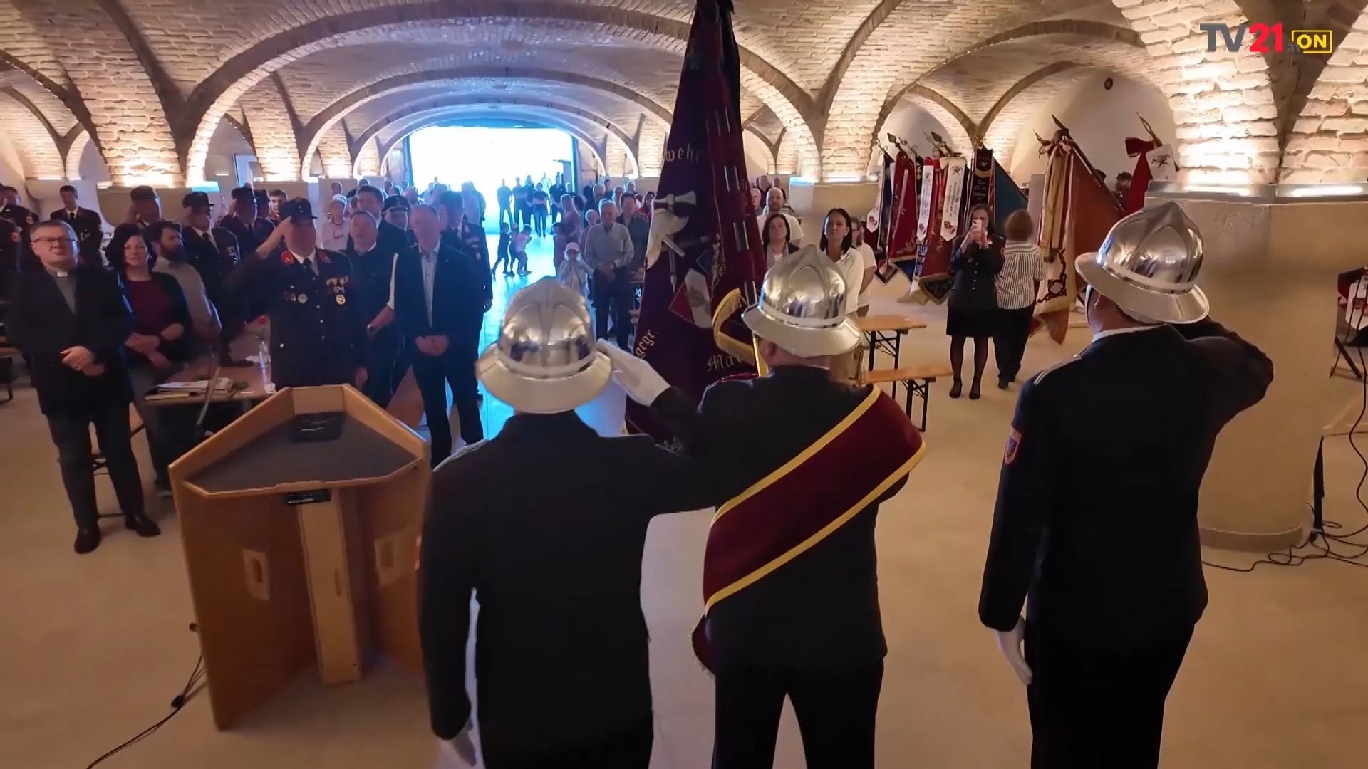 Video: Fahnensegnung der FF Markgrafneusiedl feierlich vollzogen -