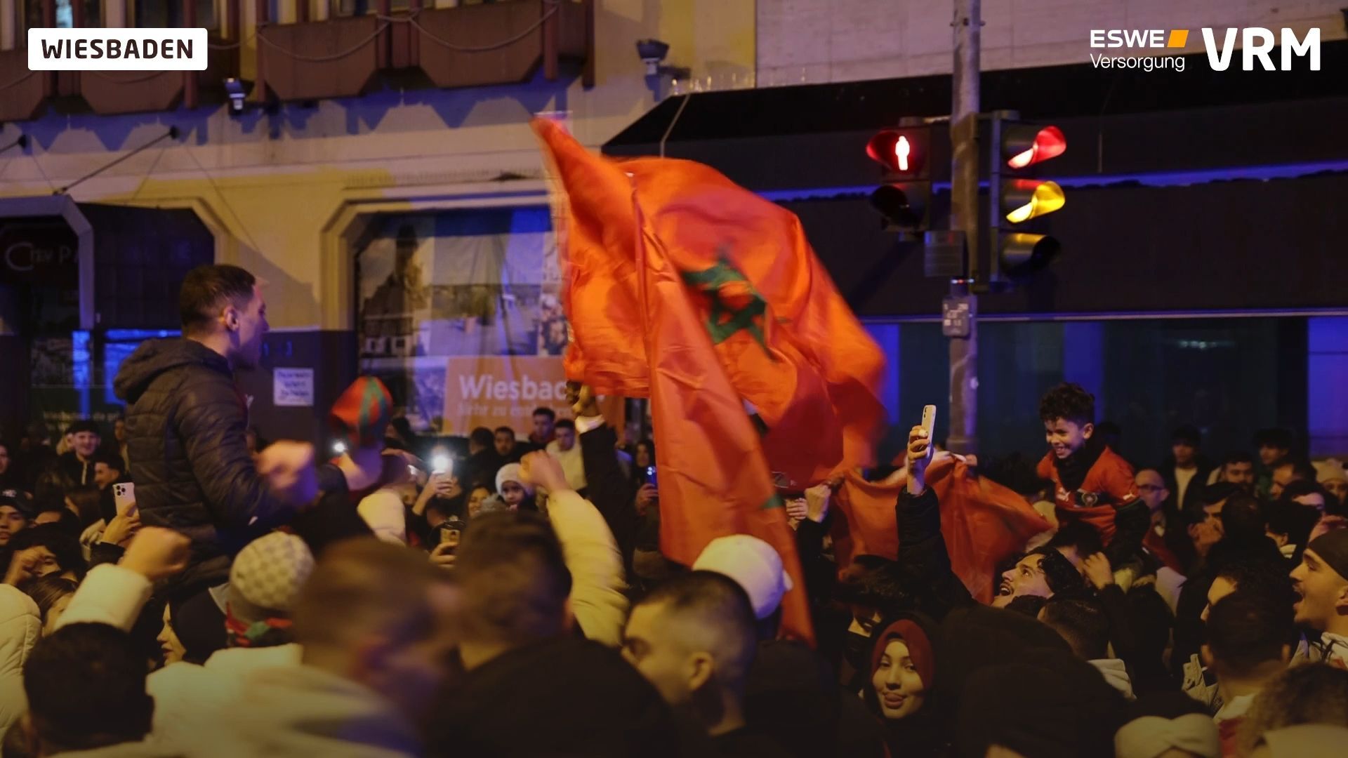 Marokkaner feiern den Sieg über Spanien