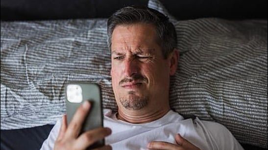 Darum will dein Augenarzt, dass du deine Handy-Einstellungen änderst Darum will dein Augenarzt, dass du deine Handy-Einstellungen änderst