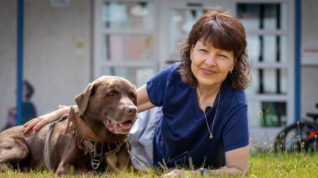 Learning to Deal with Animals: This Kindergarten Has Gotten a Dog