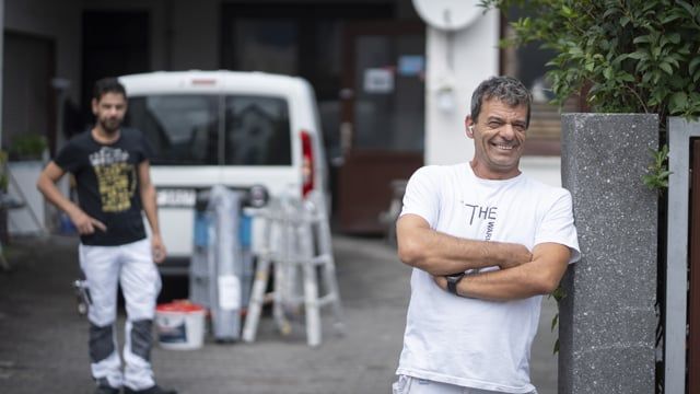 Video: Staatenlos und selbstständig: Wie ein Flüchtling in Hessen als Handwerker anpackt